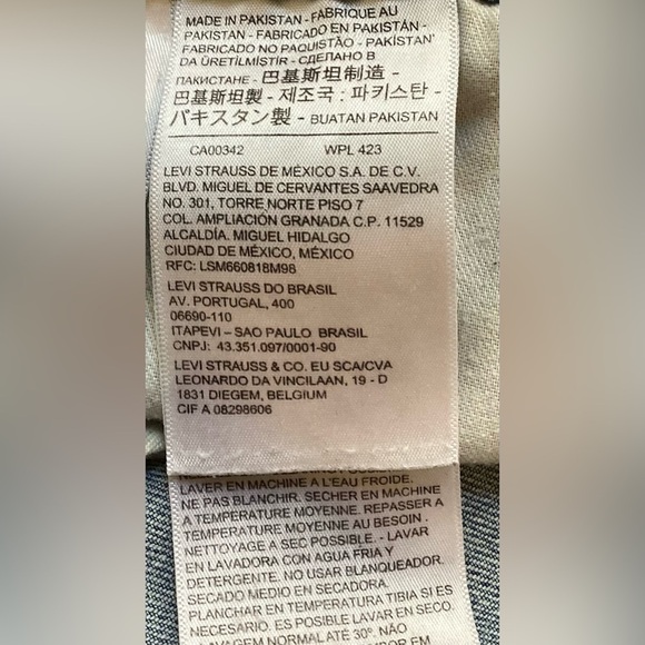 Levi cut off unisex 507 jeans. 36 waist. Well worn, super soft frayed shorts - Picture 7 of 10